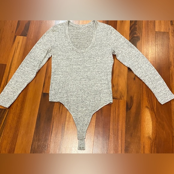 Abercrombie long sleeve bodysuit gray - Picture 3 of 5